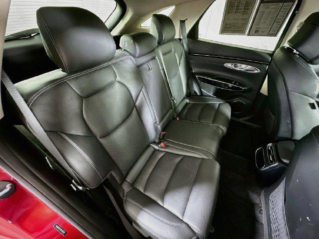 2025 Genesis Gv70 - $32,780