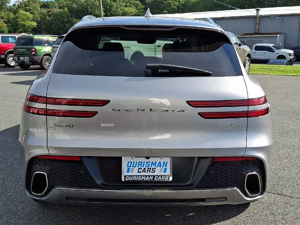 2025 Genesis Gv70 - $30,200