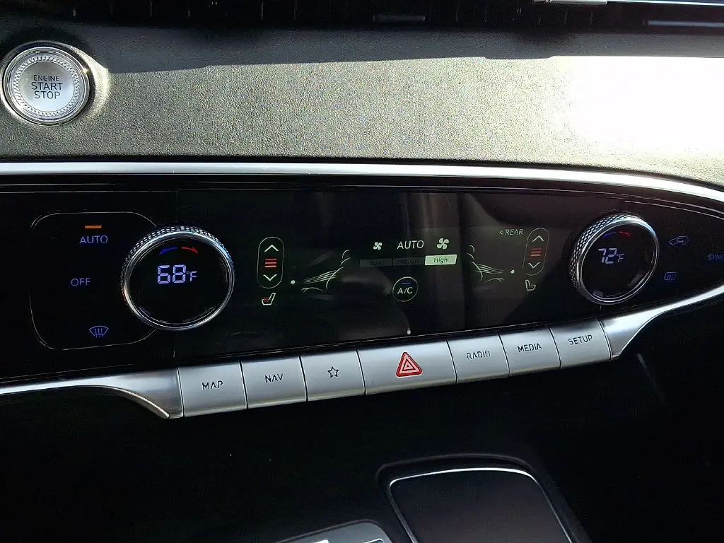 2025 Genesis Gv70 - $30,200