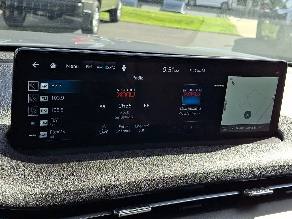 2025 Genesis Gv70 - $30,200