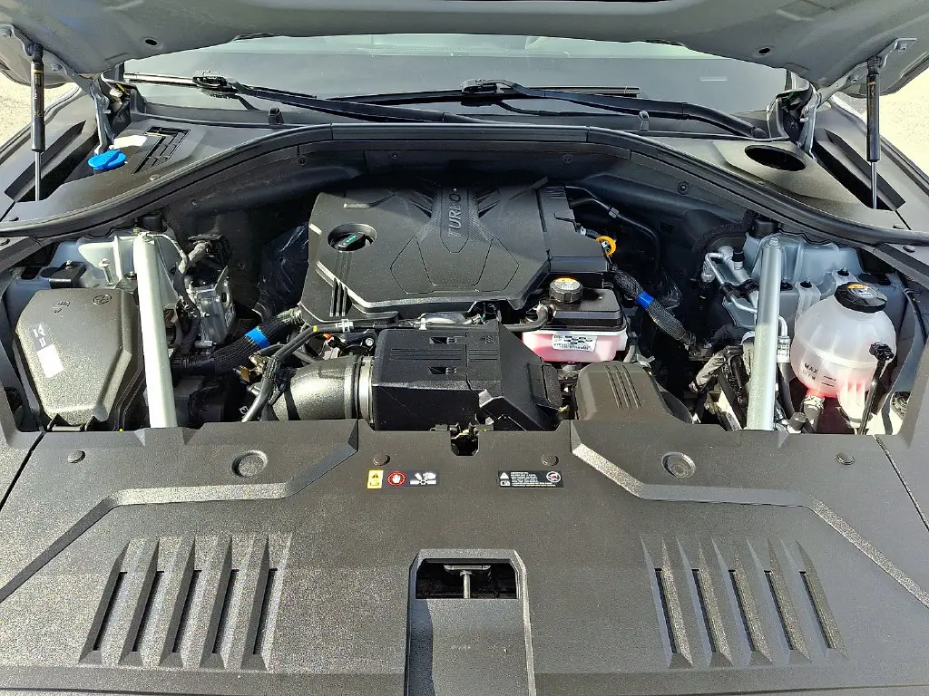 2025 Genesis Gv70 - $30,200