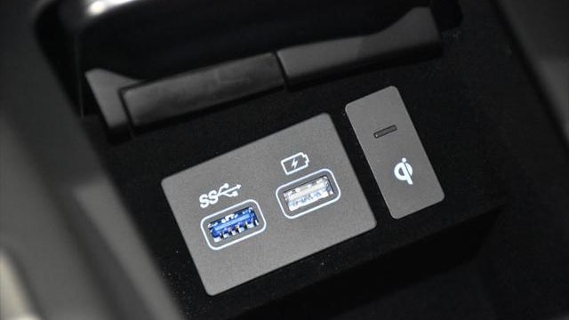 2025 Genesis GV70 2.5T Standard