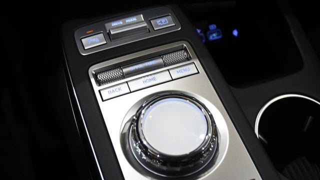 2025 Genesis GV70 2.5T Standard
