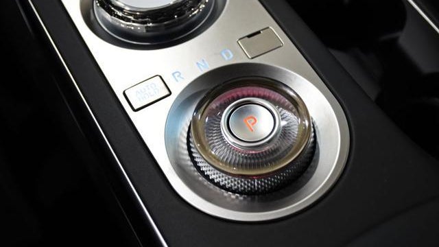 2025 Genesis GV70 2.5T Standard