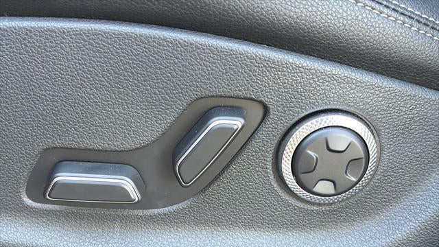 2026 Genesis GV70 2.5T Standard