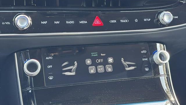 2026 Genesis GV70 2.5T Standard