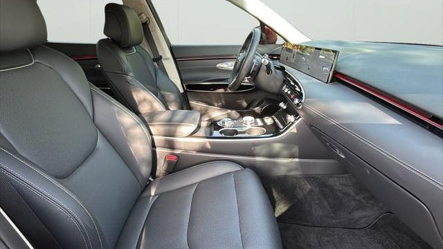 2026 Genesis GV70 2.5T Standard