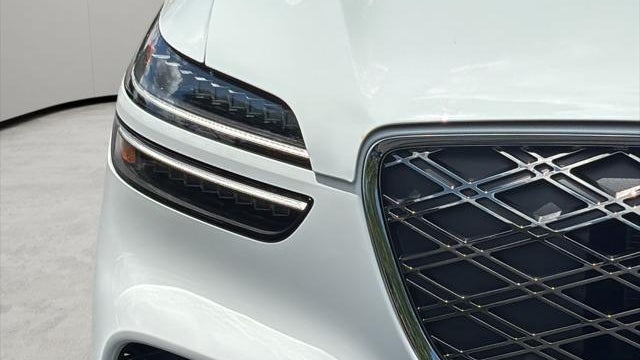 2026 Genesis GV70 2.5T Standard