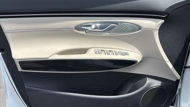 2026 Genesis GV70 2.5T Standard