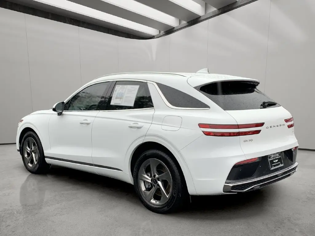 2026 Genesis Gv70 - $43,817