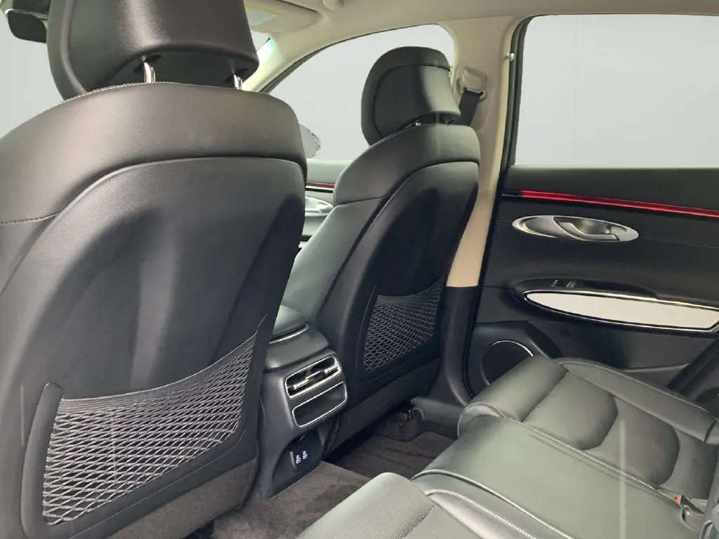 2026 Genesis Gv70 - $43,817