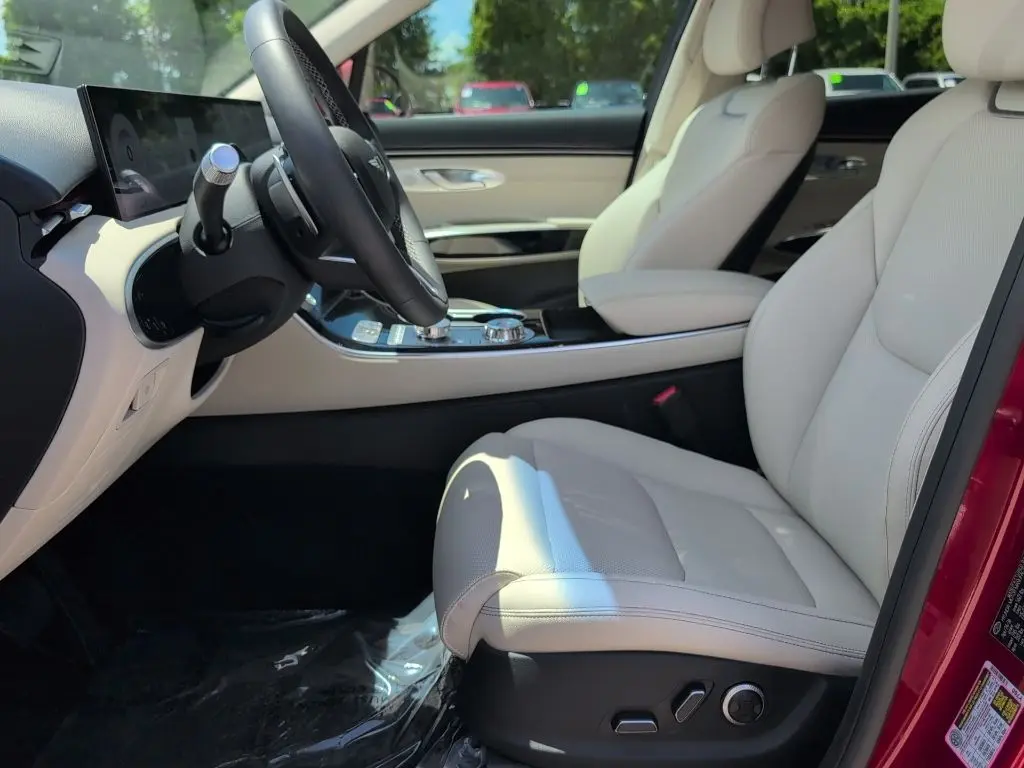 2026 Genesis Gv70 - $42,589