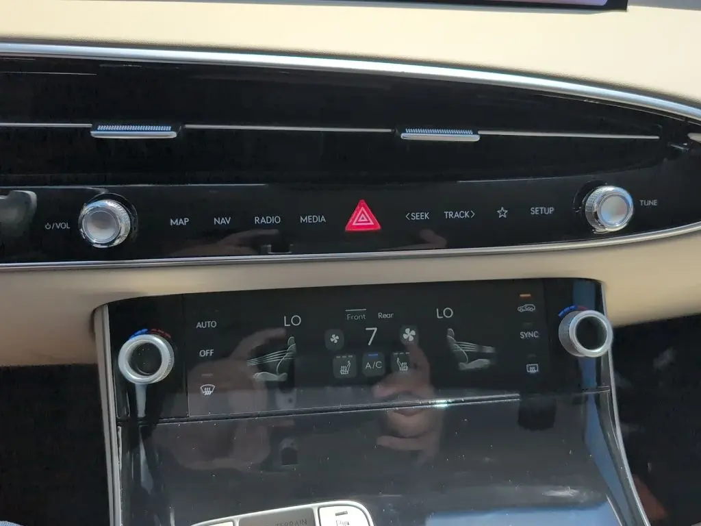 2026 Genesis Gv70 - $42,589