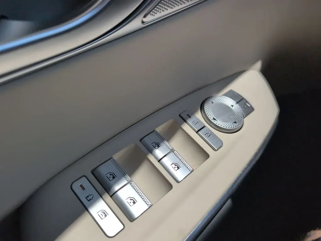 2026 Genesis Gv70 - $42,589