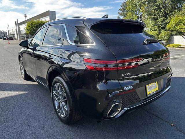 2024 Genesis Gv70 - $38,300