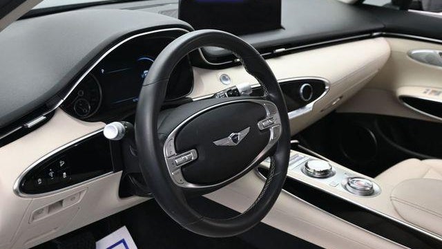 2024 Genesis GV70 2.5T Standard