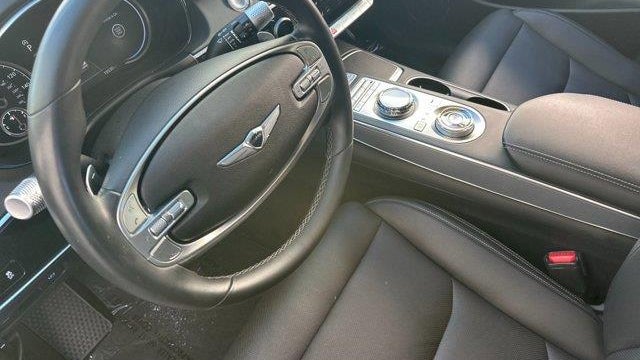2024 Genesis GV70 2.5T Standard