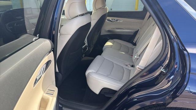 2024 Genesis GV70 2.5T Standard