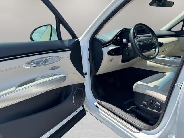 2024 Genesis Gv70 - $33,421