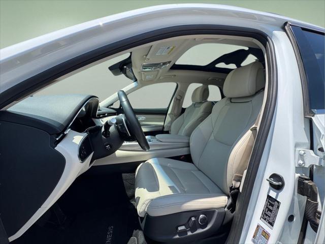 2024 Genesis Gv70 - $33,421