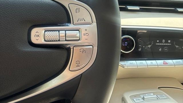 2025 Genesis GV70 2.5T Standard