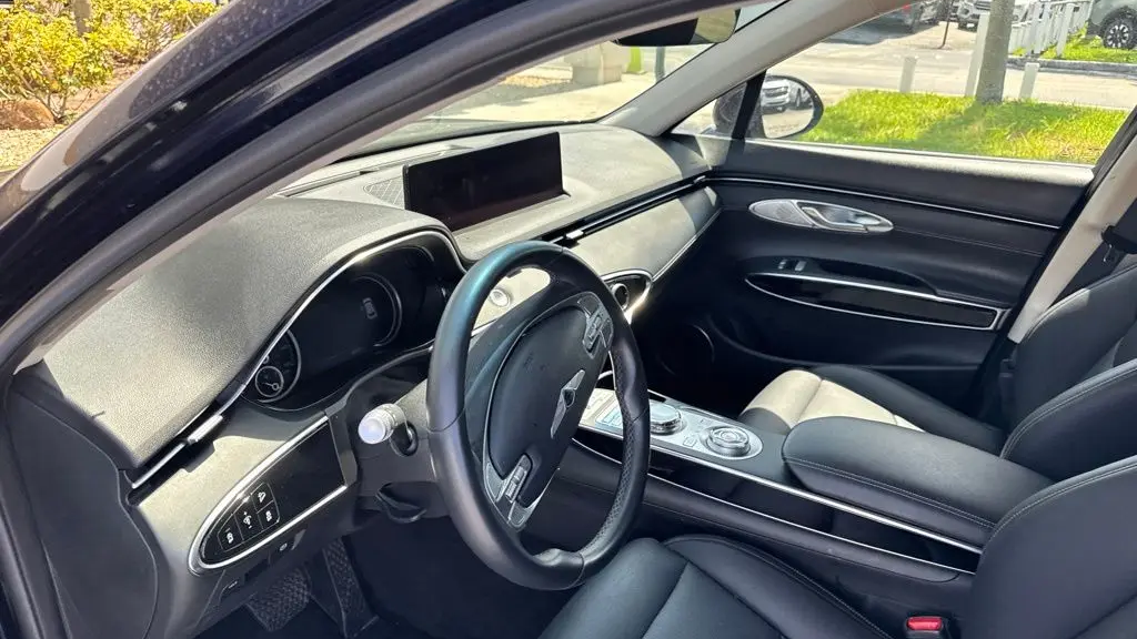 2025 Genesis GV70 2.5T Standard