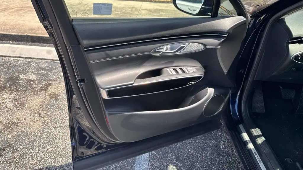 2025 Genesis GV70 2.5T Standard