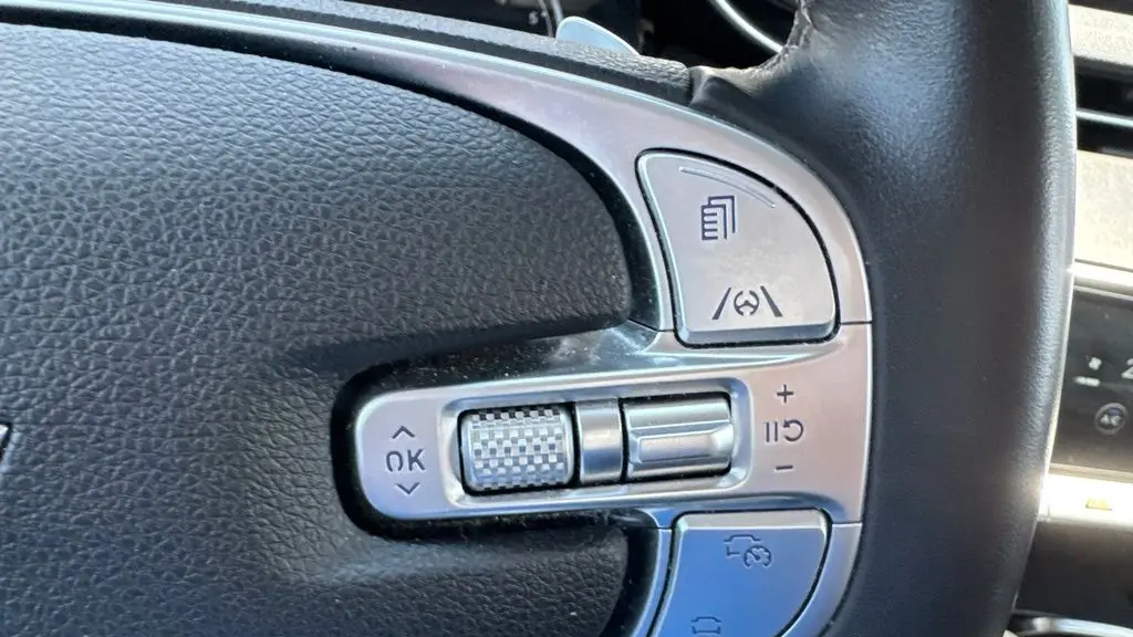 2025 Genesis GV70 2.5T Standard