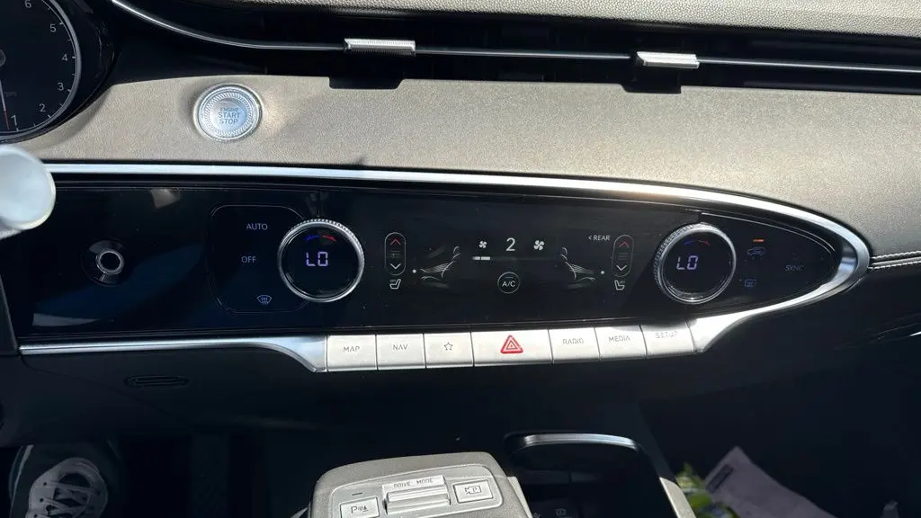 2025 Genesis GV70 2.5T Standard