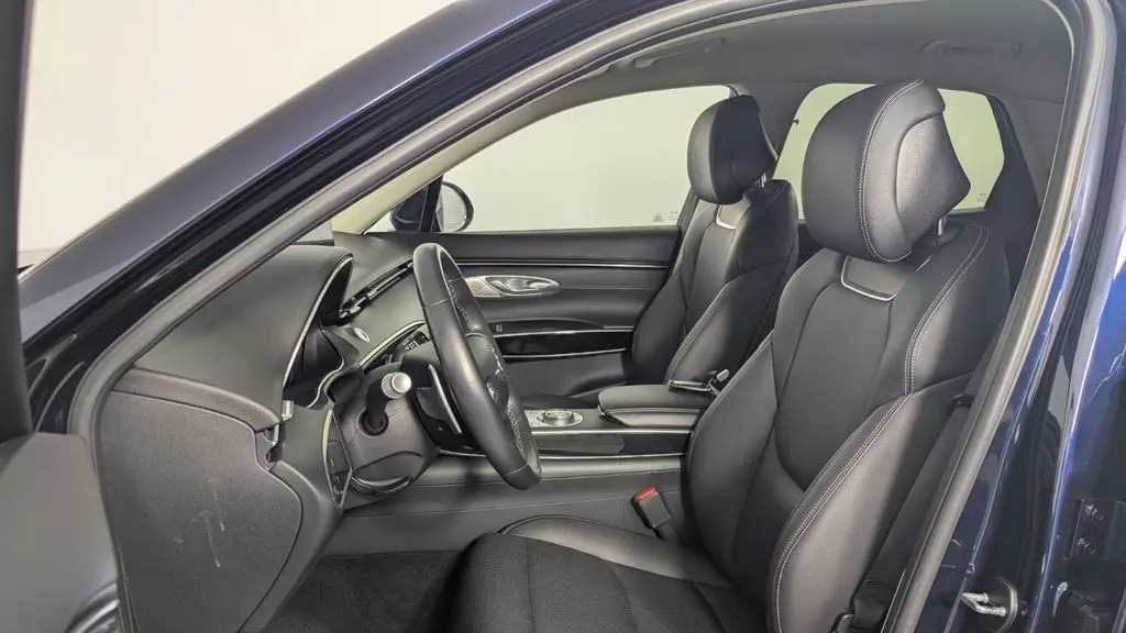 2025 Genesis GV70 2.5T Standard