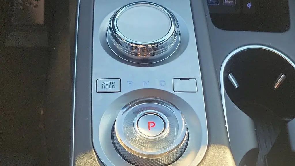 2025 Genesis GV70 2.5T Standard