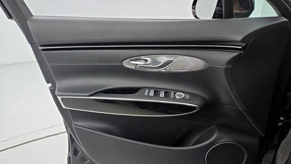 2025 Genesis GV70 2.5T Standard