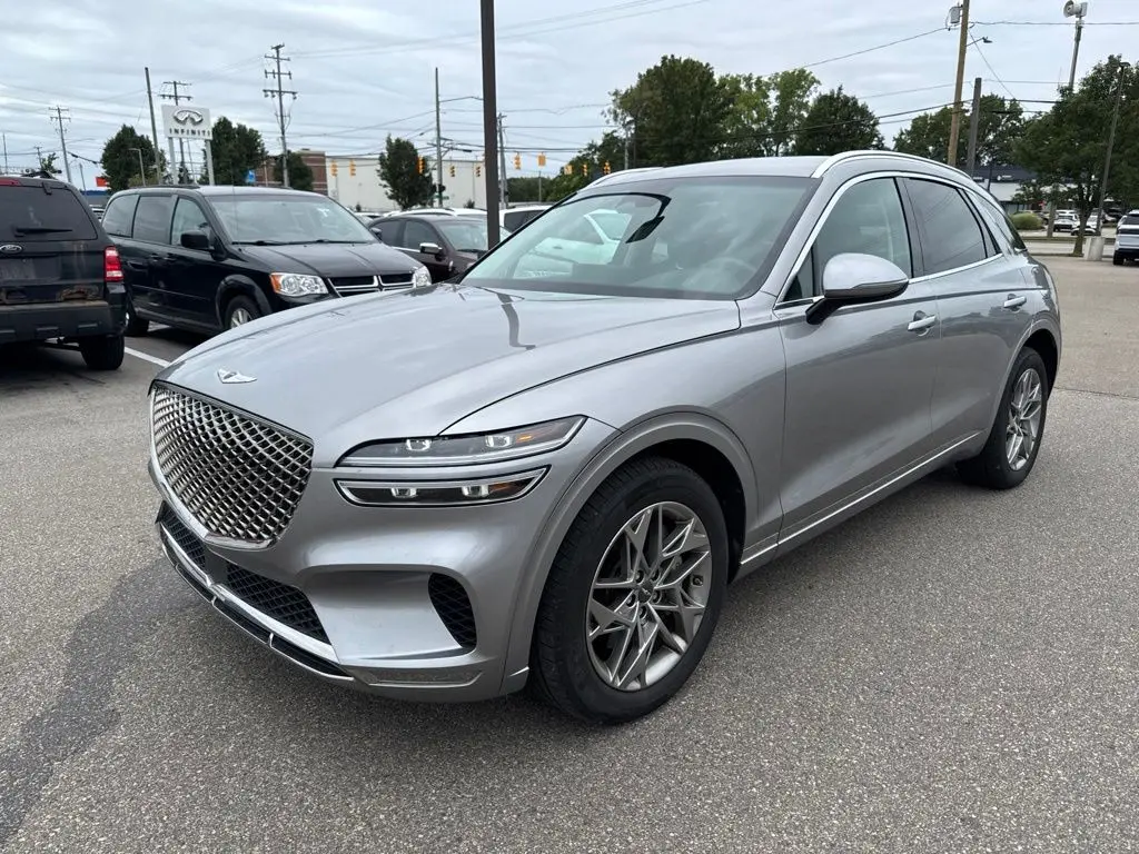 2025 Genesis Gv70 - $33,750