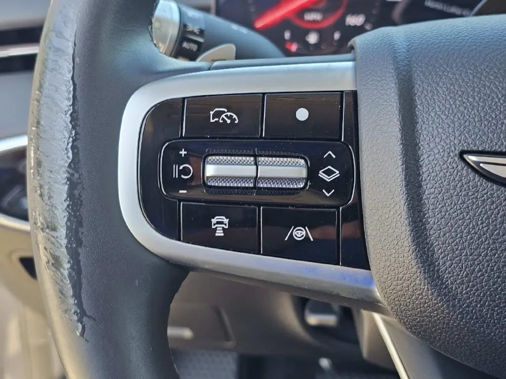 2026 Genesis Gv70 - $40,900