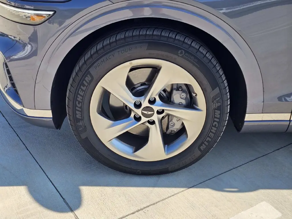 2026 Genesis Gv70 - $39,900