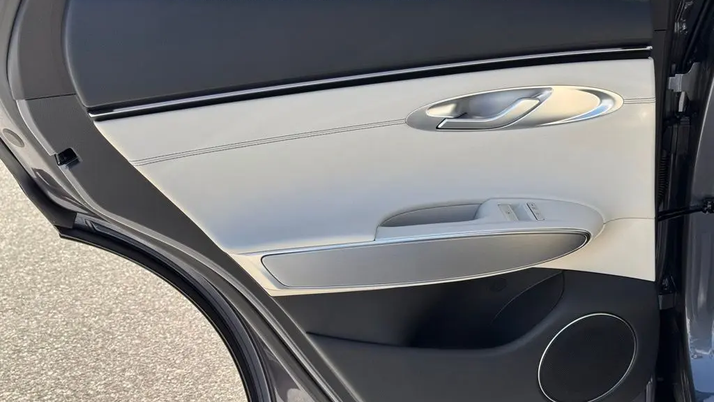 2026 Genesis GV70 2.5T Select