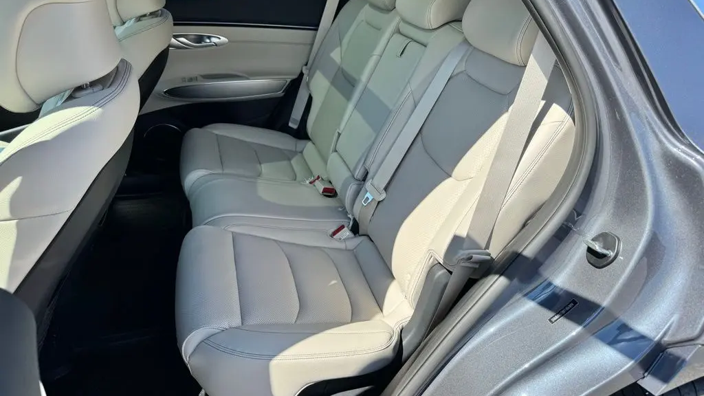 2026 Genesis GV70 2.5T Select