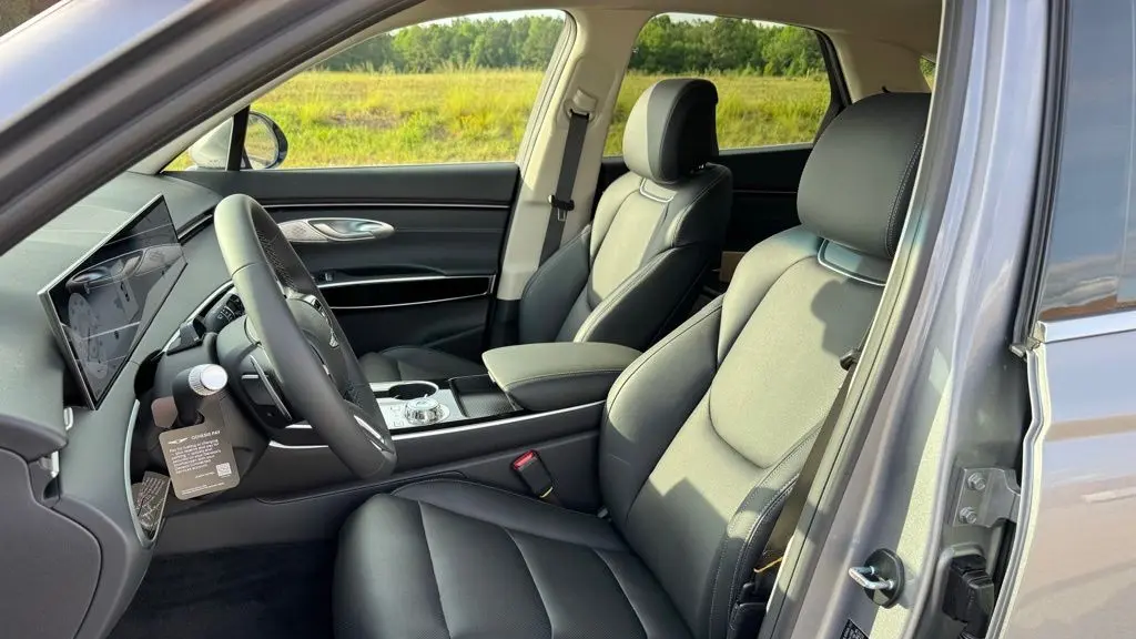 2026 Genesis GV70 2.5T Standard