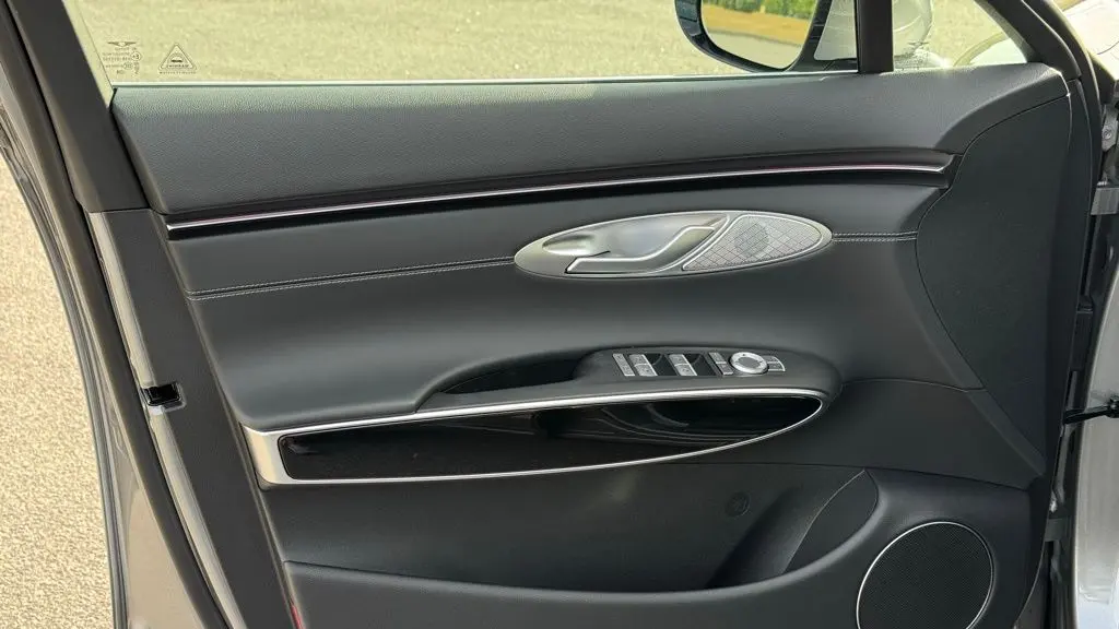 2026 Genesis GV70 2.5T Standard