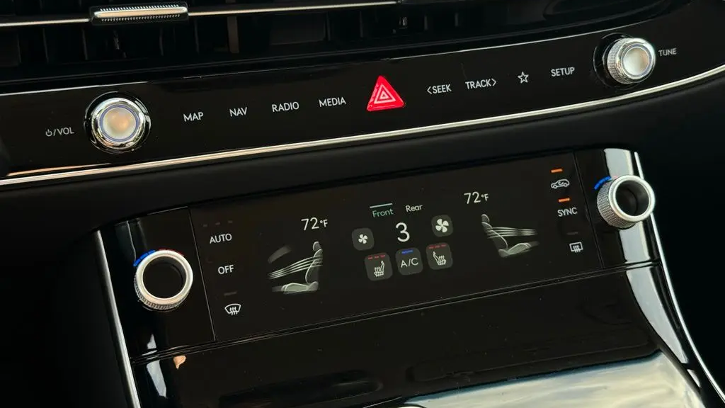 2026 Genesis GV70 2.5T Standard