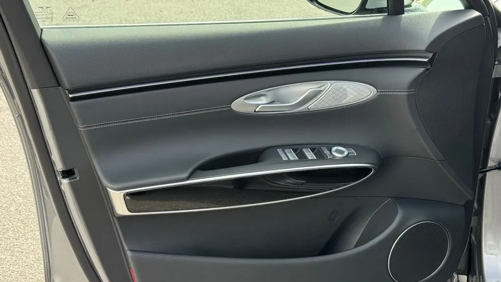 2026 Genesis GV70 2.5T Standard