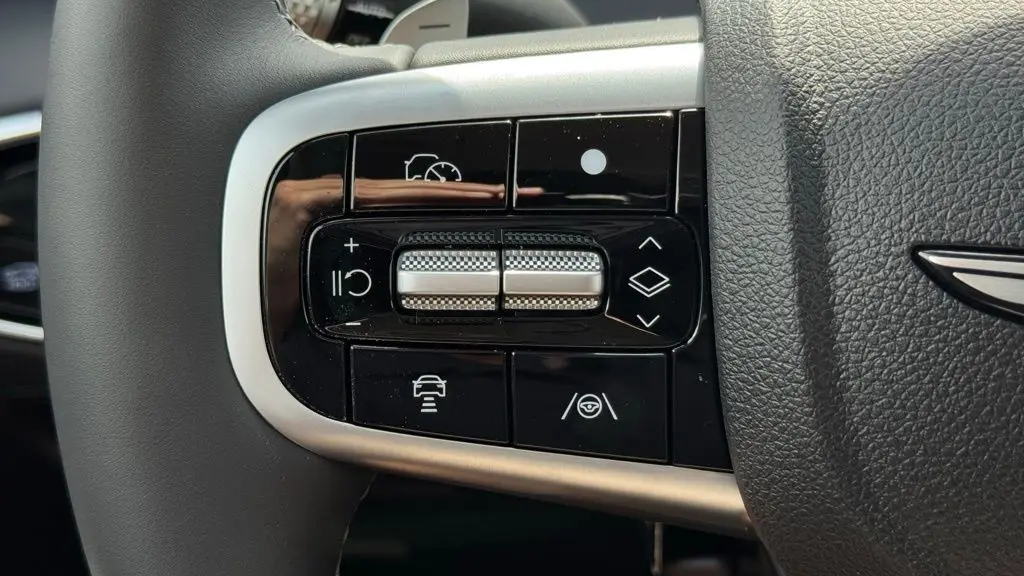 2026 Genesis GV70 2.5T Standard