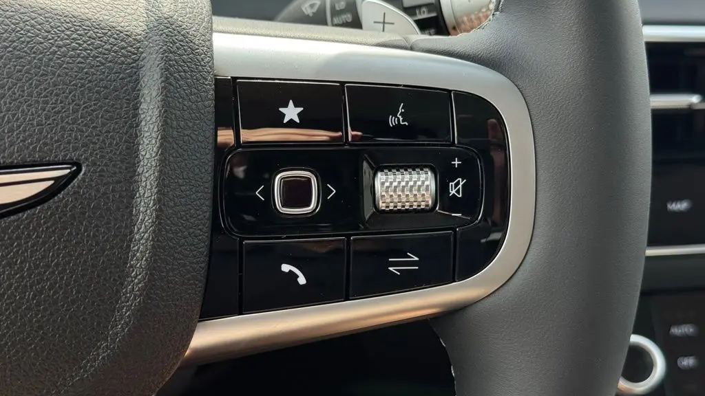2026 Genesis GV70 2.5T Standard