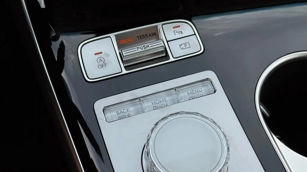 2026 Genesis GV70 2.5T Standard
