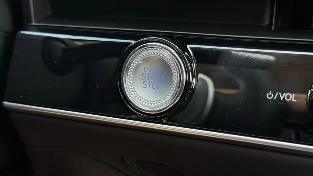 2026 Genesis GV70 2.5T Standard