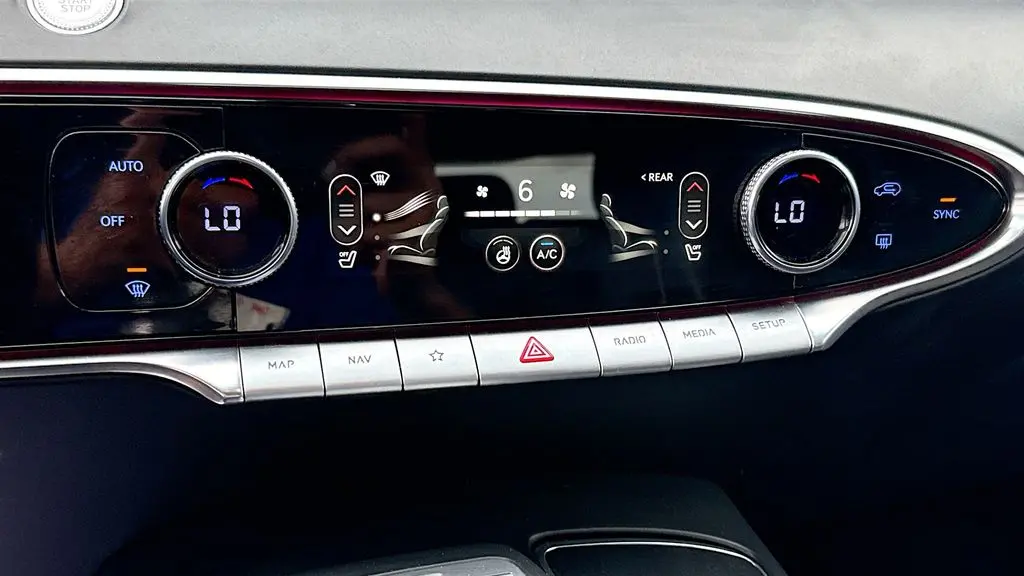 2024 Genesis GV70 2.5T Standard