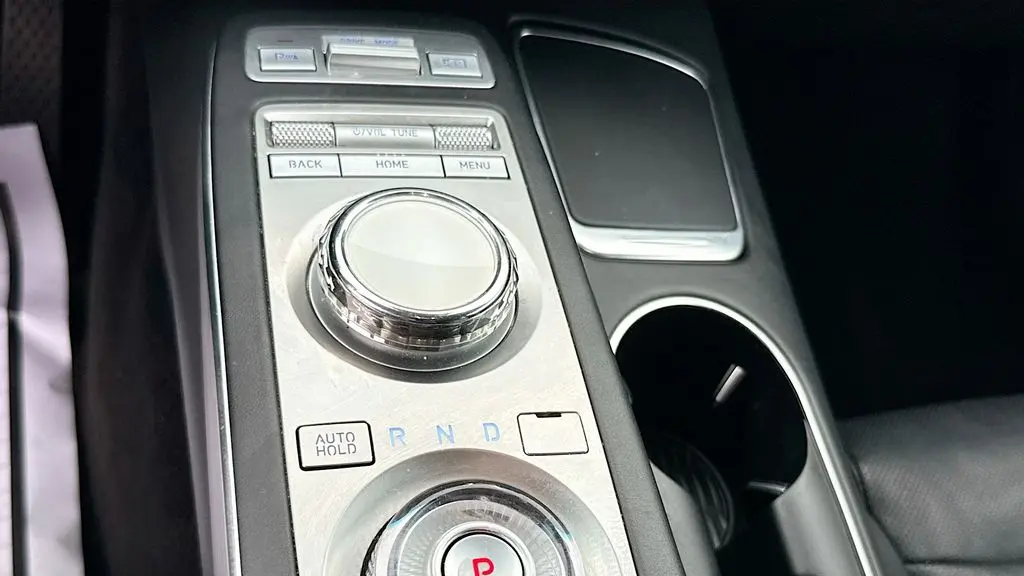 2024 Genesis GV70 2.5T Standard