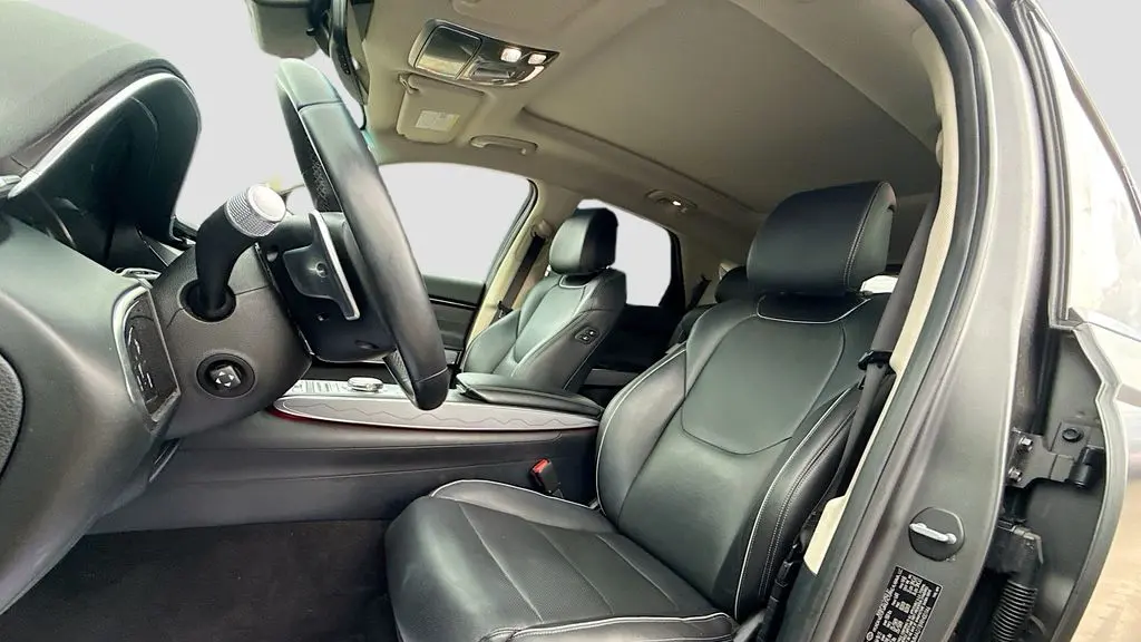 2024 Genesis GV70 2.5T Standard