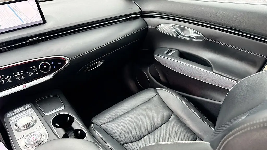 2024 Genesis GV70 2.5T Standard