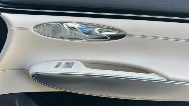2024 Genesis GV70 2.5T Standard